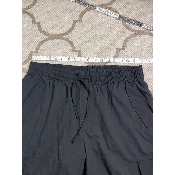 Old Navy high rise stretch tech black cargo pull on wide leg pants, size large - Picture 6 of 12